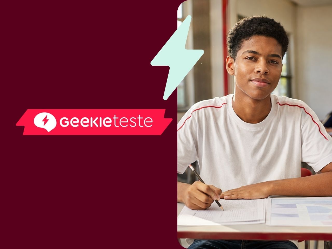 Estudante usando o Geekie Teste em um notebook durante uma avaliação em sala de aula
